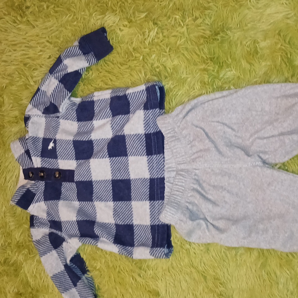 Carter’s Baby Boy's matching‎ Fleece Set 6 months